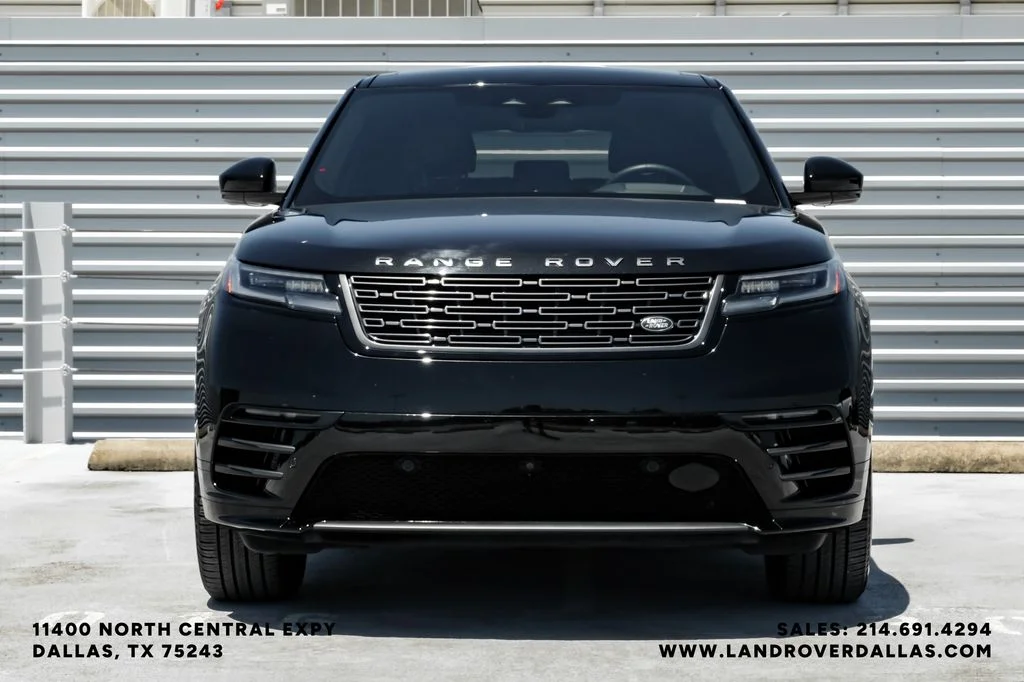 Used 2026 Black Land Rover Dynamic SE image 3