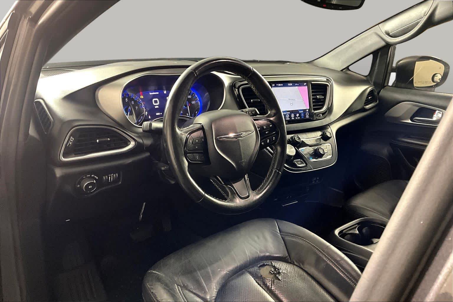 Used 2019 Granite Crystal Metallic Clearcoat Chrysler Touring L Plus image 16