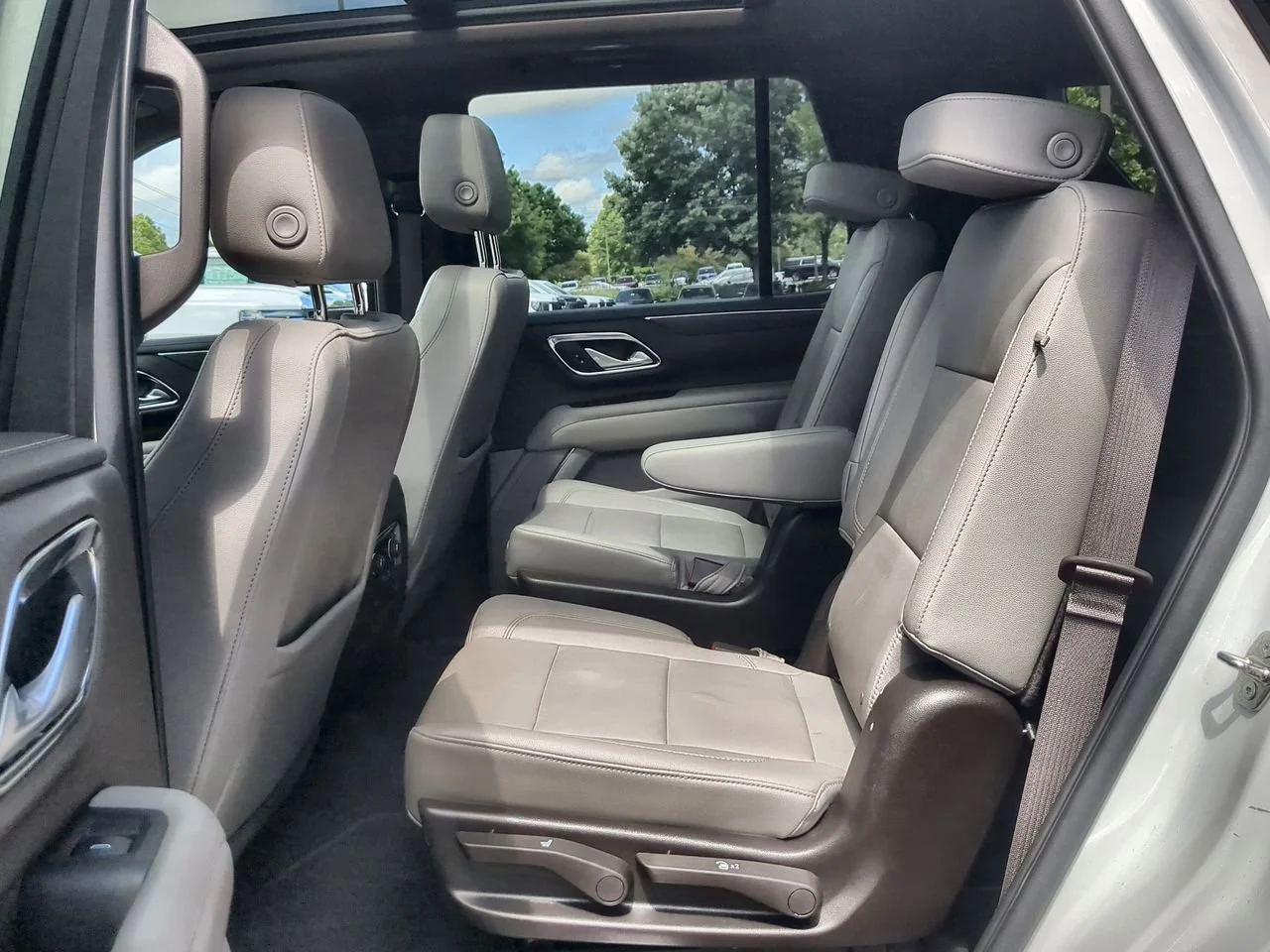 Used 2022 Summit White Chevrolet LT image 26