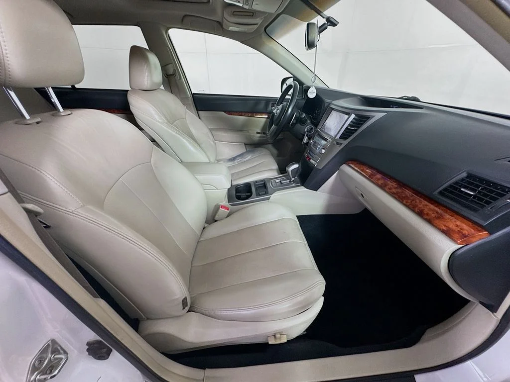 Used 2010 White Subaru 3.6R image 35