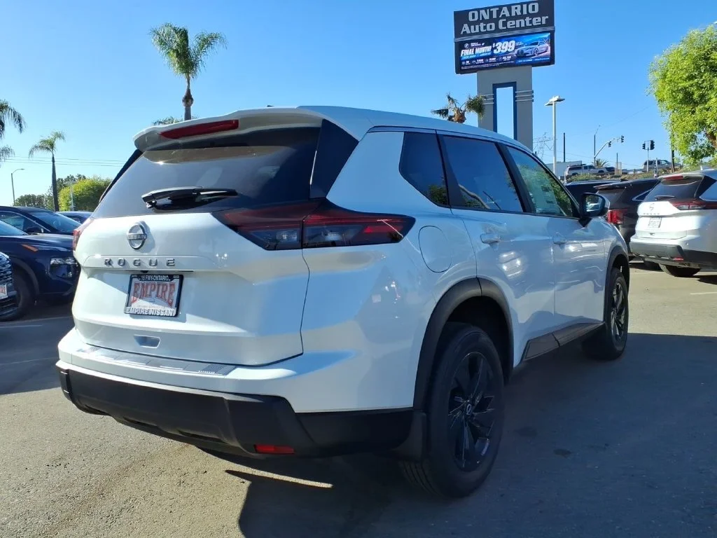 New 2026 Everest White Pearl TriCoat Nissan SV image 2