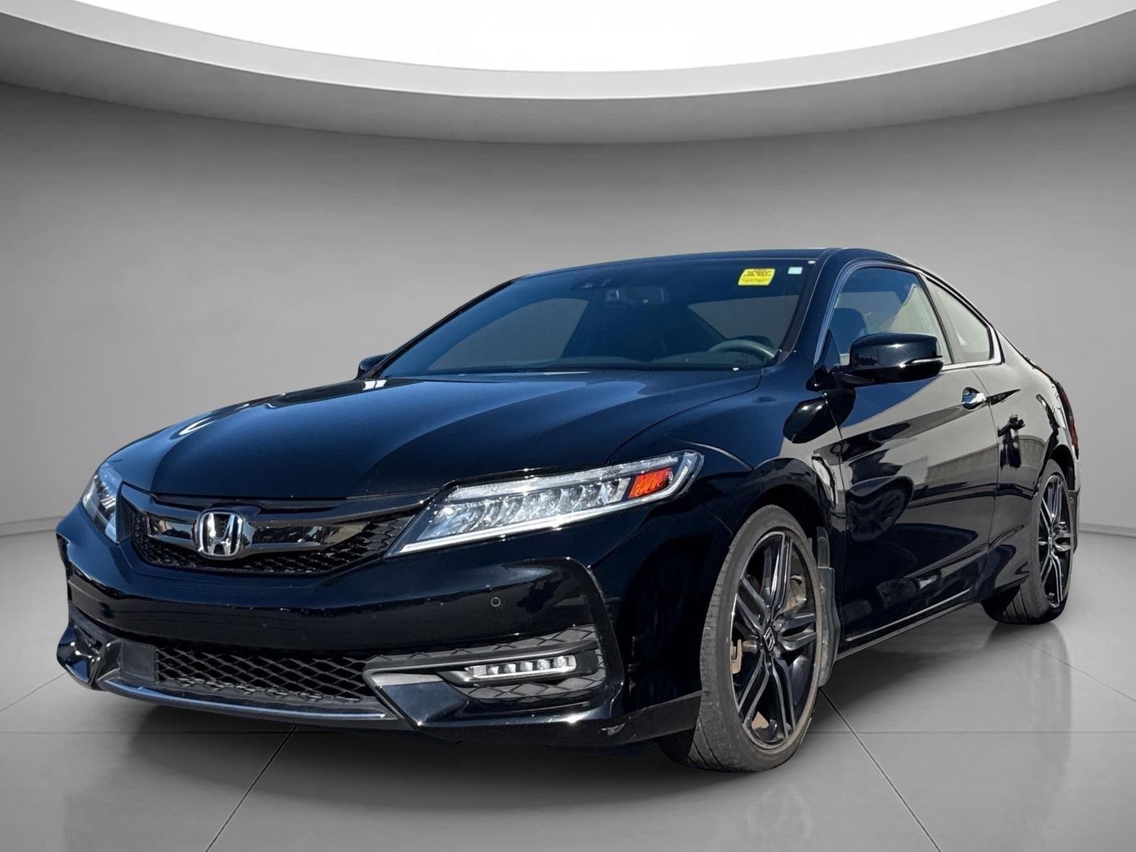 Used 2017 Crystal Black Pearl Honda Touring image 1
