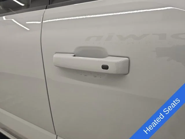 New 2026 Avalanche Ford F-350® XLT image 9