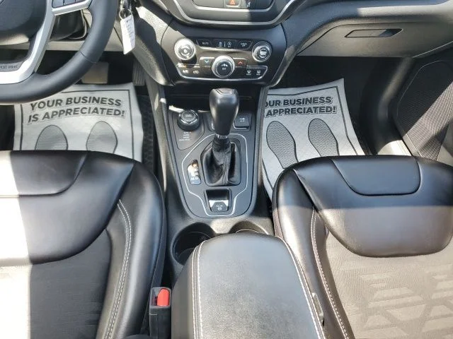 Used 2022 Gray Jeep X image 22