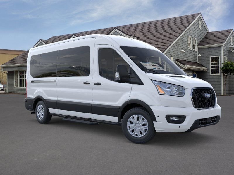 New 2025 Oxford White Ford XLT image 7