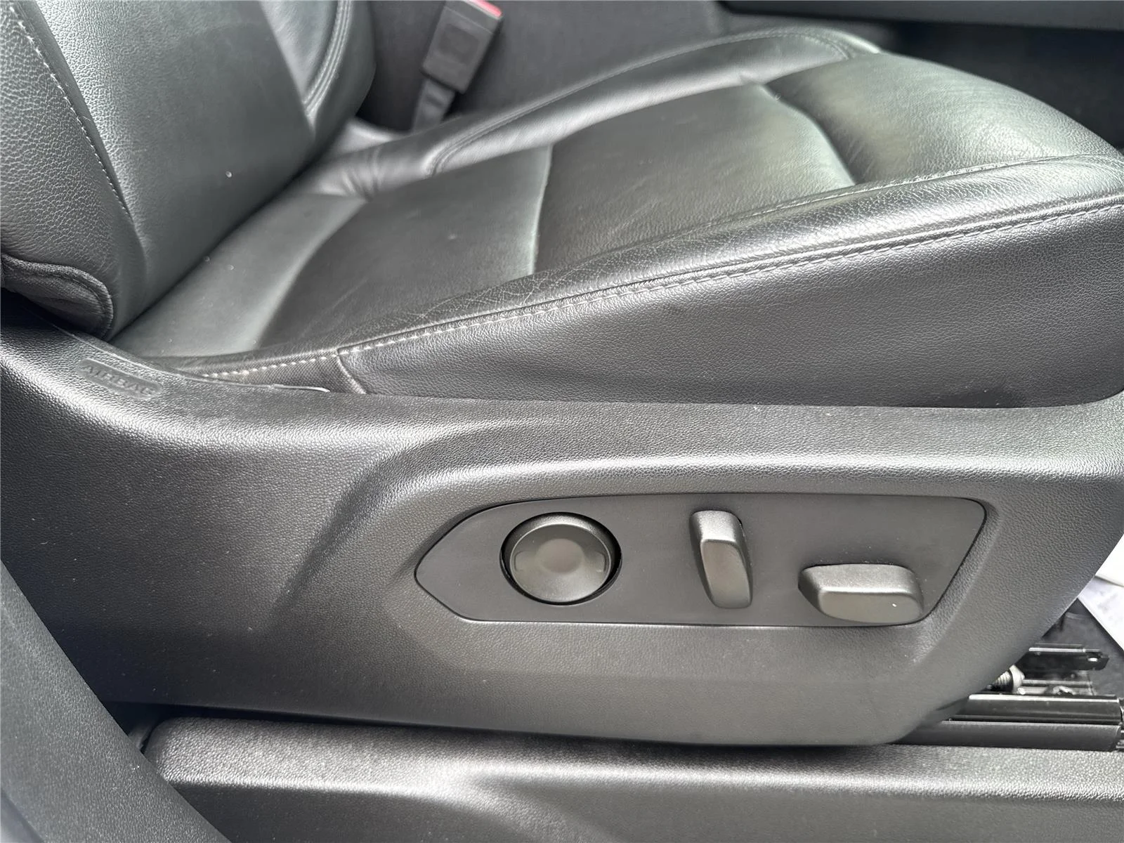 Used 2021 SUMMIT WHITE Chevrolet LT image 39