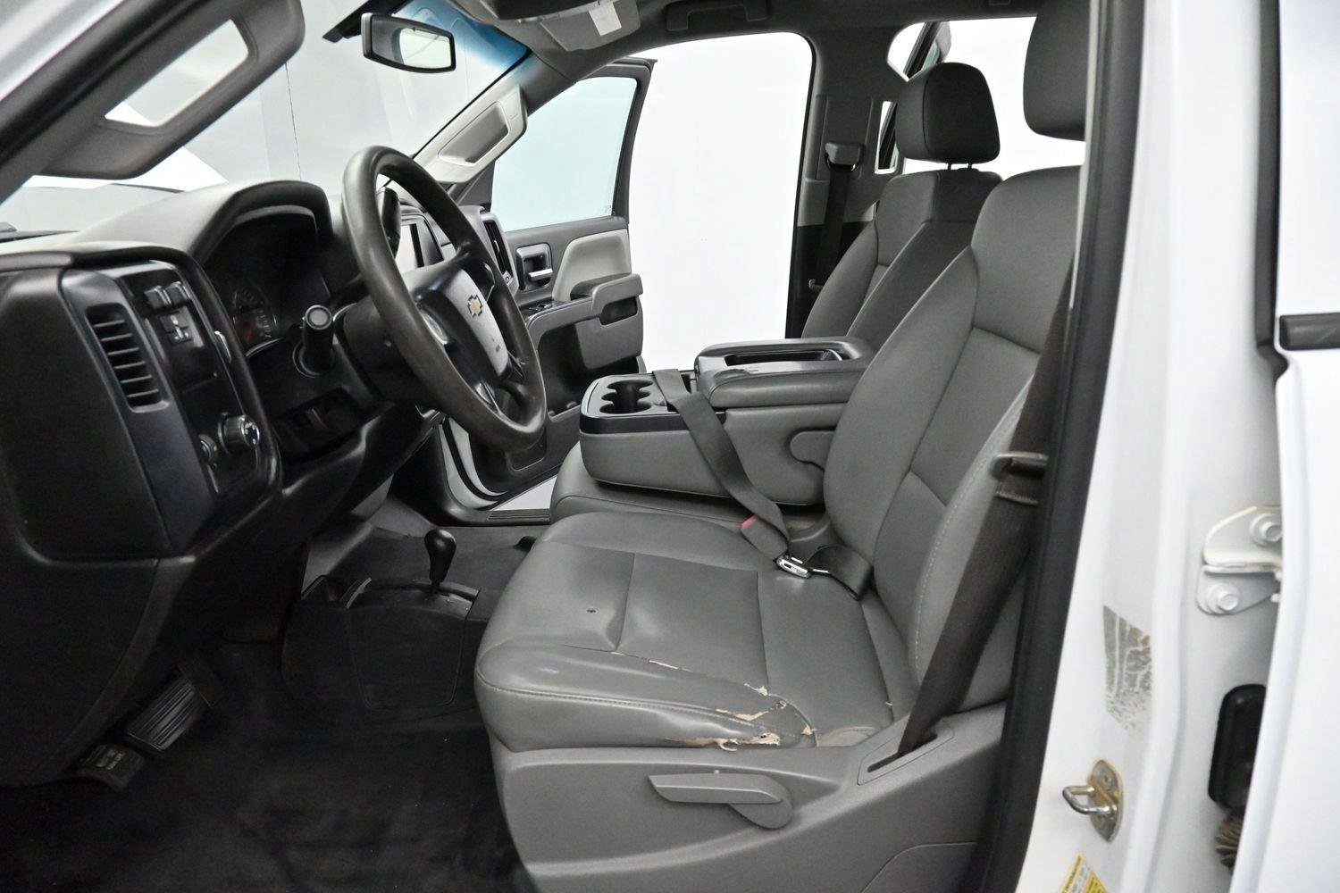 Used 2019 SUMMIT WHITE Chevrolet WT image 14