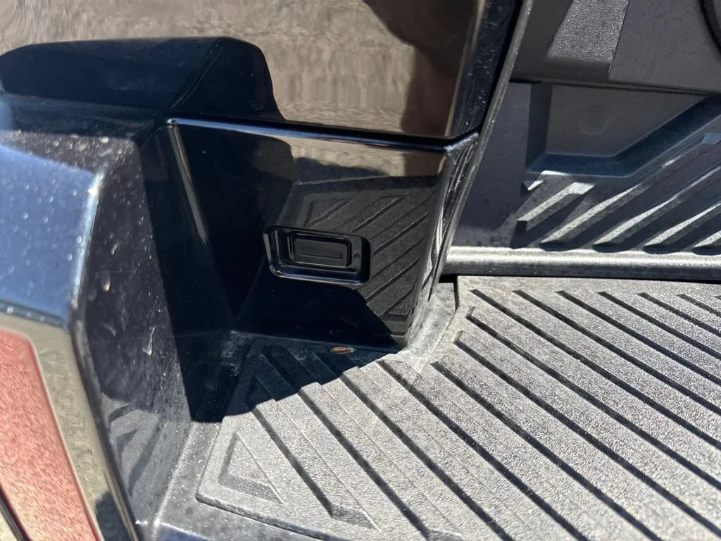 Used 2025 Void Black GMC 2X image 33