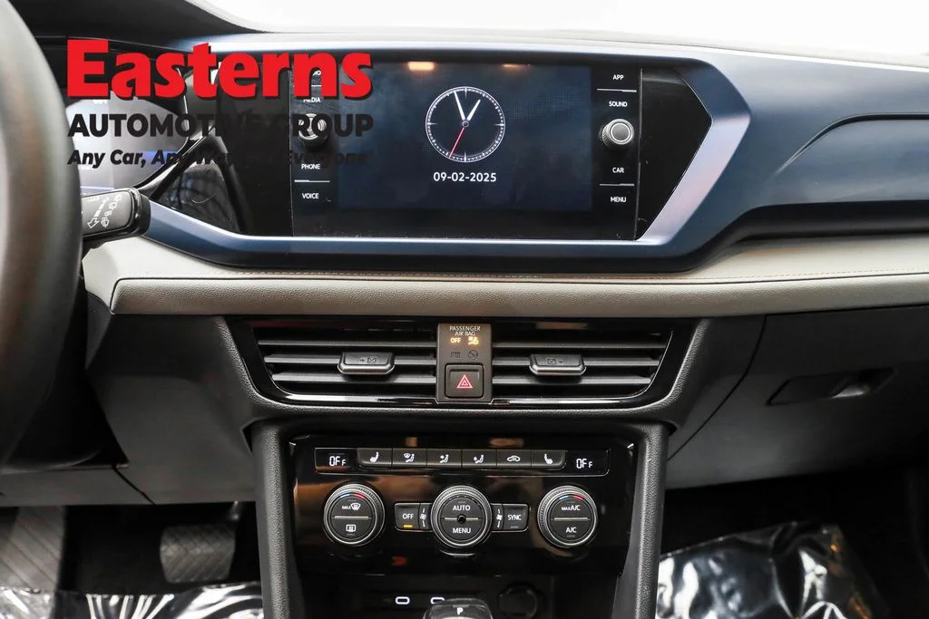Used 2024 Black Volkswagen 1.5T SE image 12