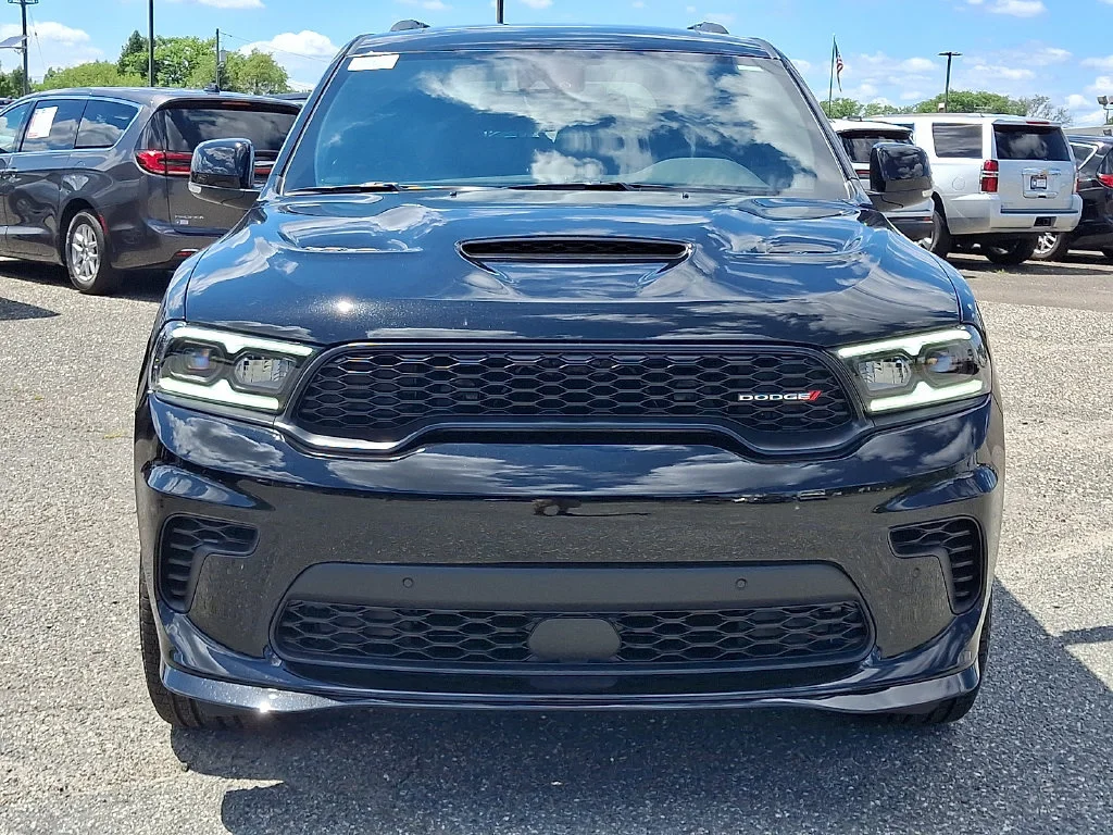 New 2026 Diamond Black Clear-Coat Exterior Paint Dodge GT Plus image 2