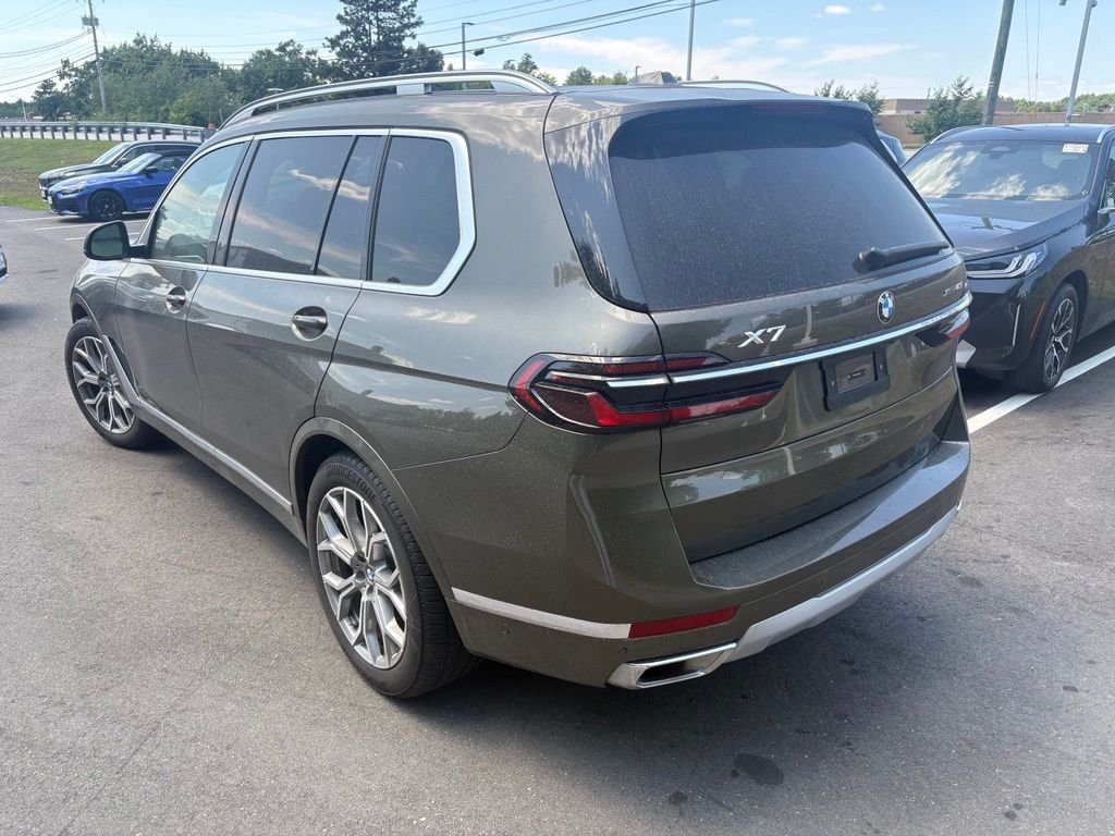 Used 2026 Green BMW xDrive40i image 4