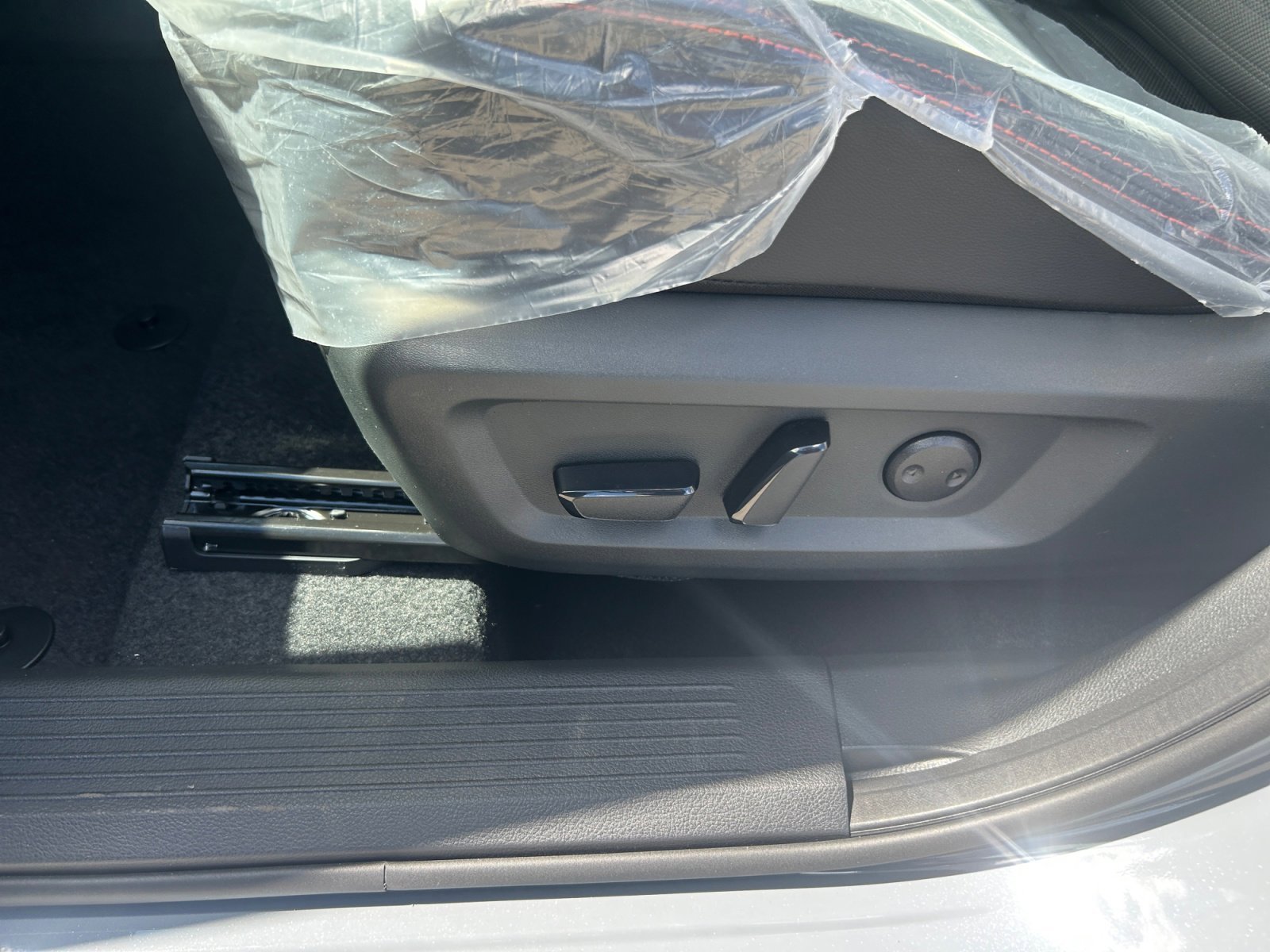 New 2026 Boulder Gray Pearl Nissan Rock Creek image 9