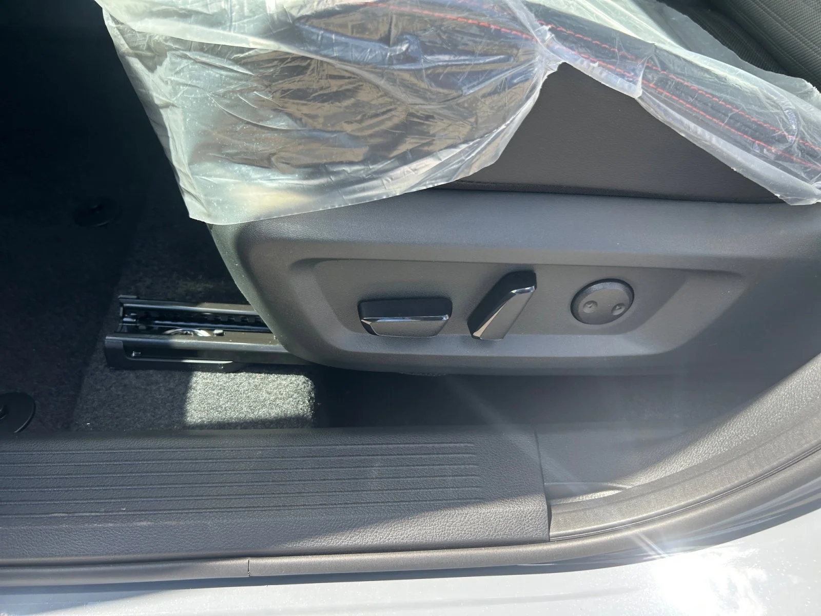 New 2026 Boulder Gray Pearl Nissan Rock Creek image 9