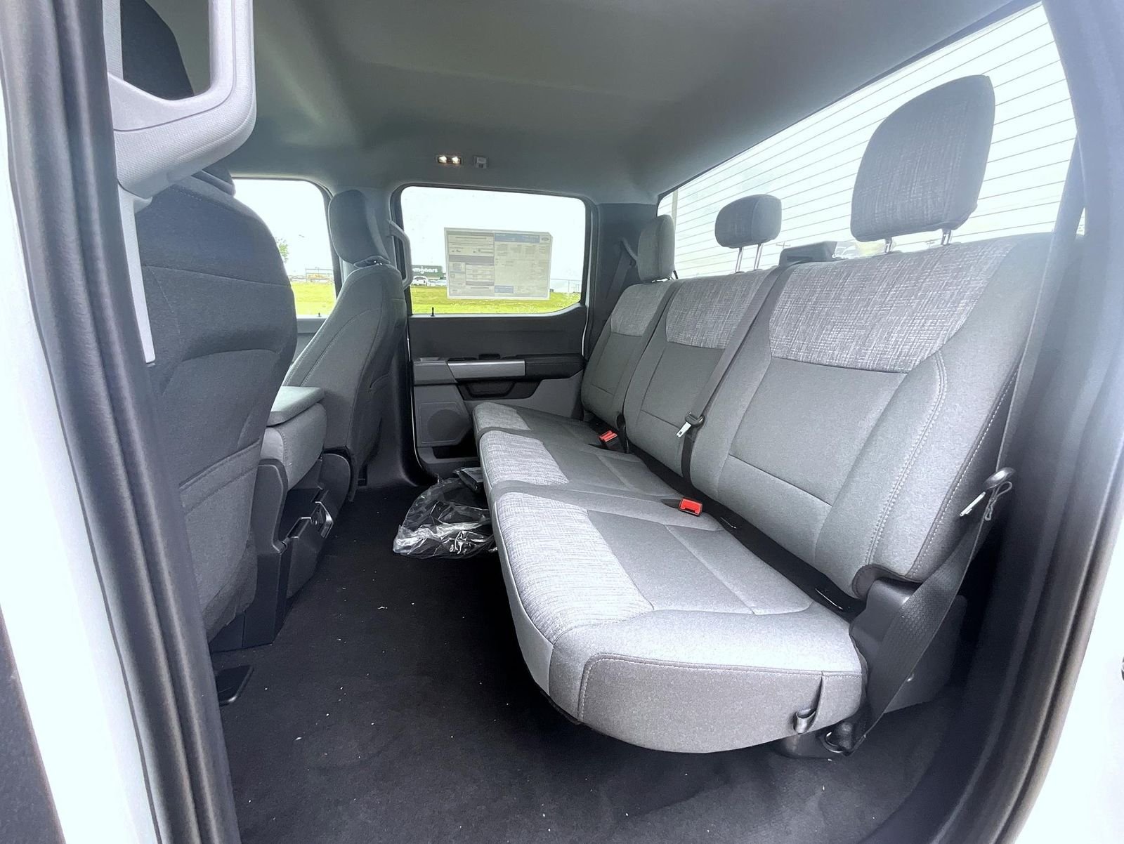 New 2026 Oxford White Ford XLT image 14
