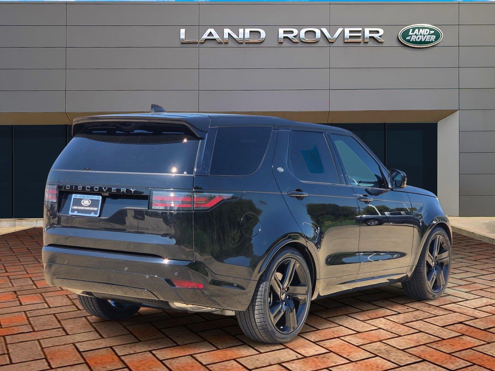 Used 2024 Santorini Black Metallic Land Rover Dynamic SE image 4