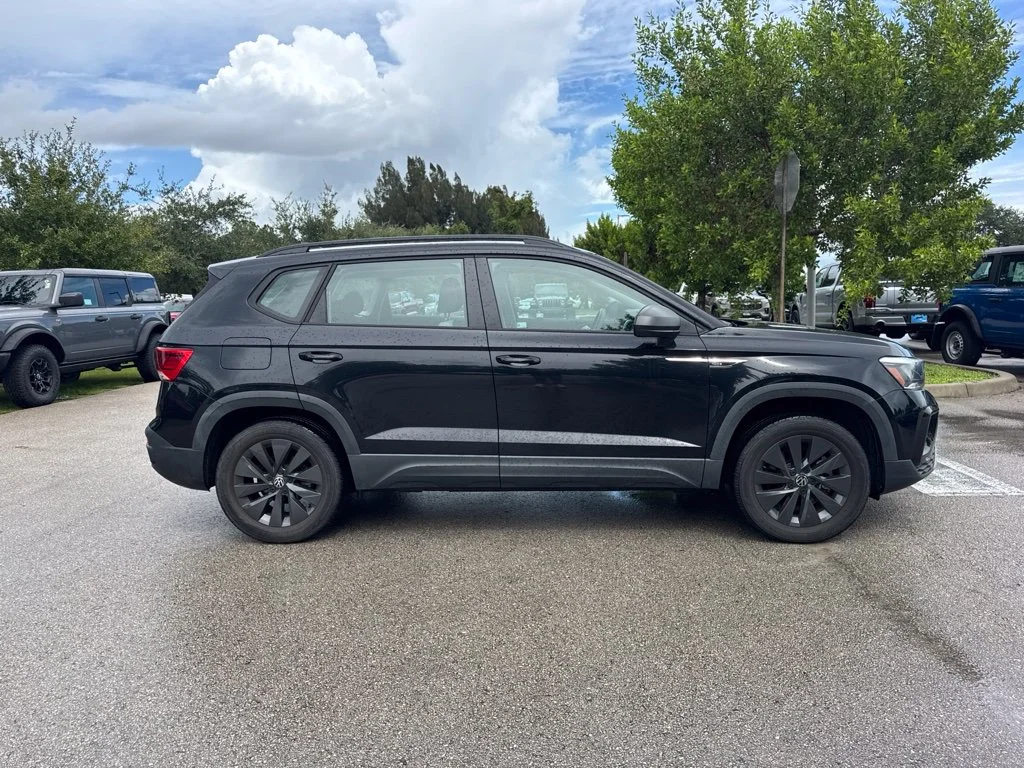 Used 2022 Black Volkswagen 1.5T S image 4