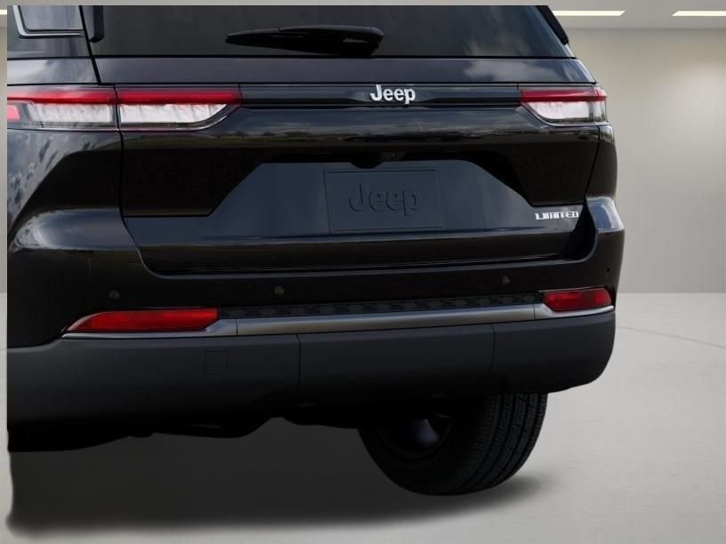 New 2026 Diamond Black Crystal Pearl-Coat Exterior Paint Jeep Limited image 13