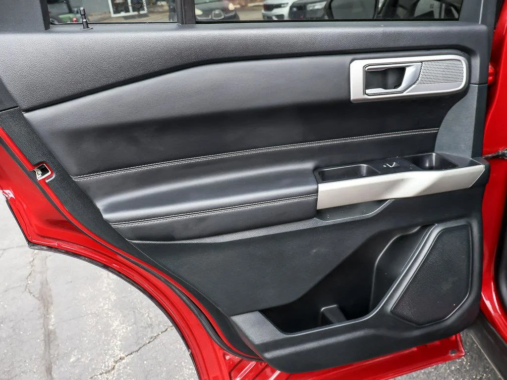 Used 2023 Red Metallic Ford XLT image 28