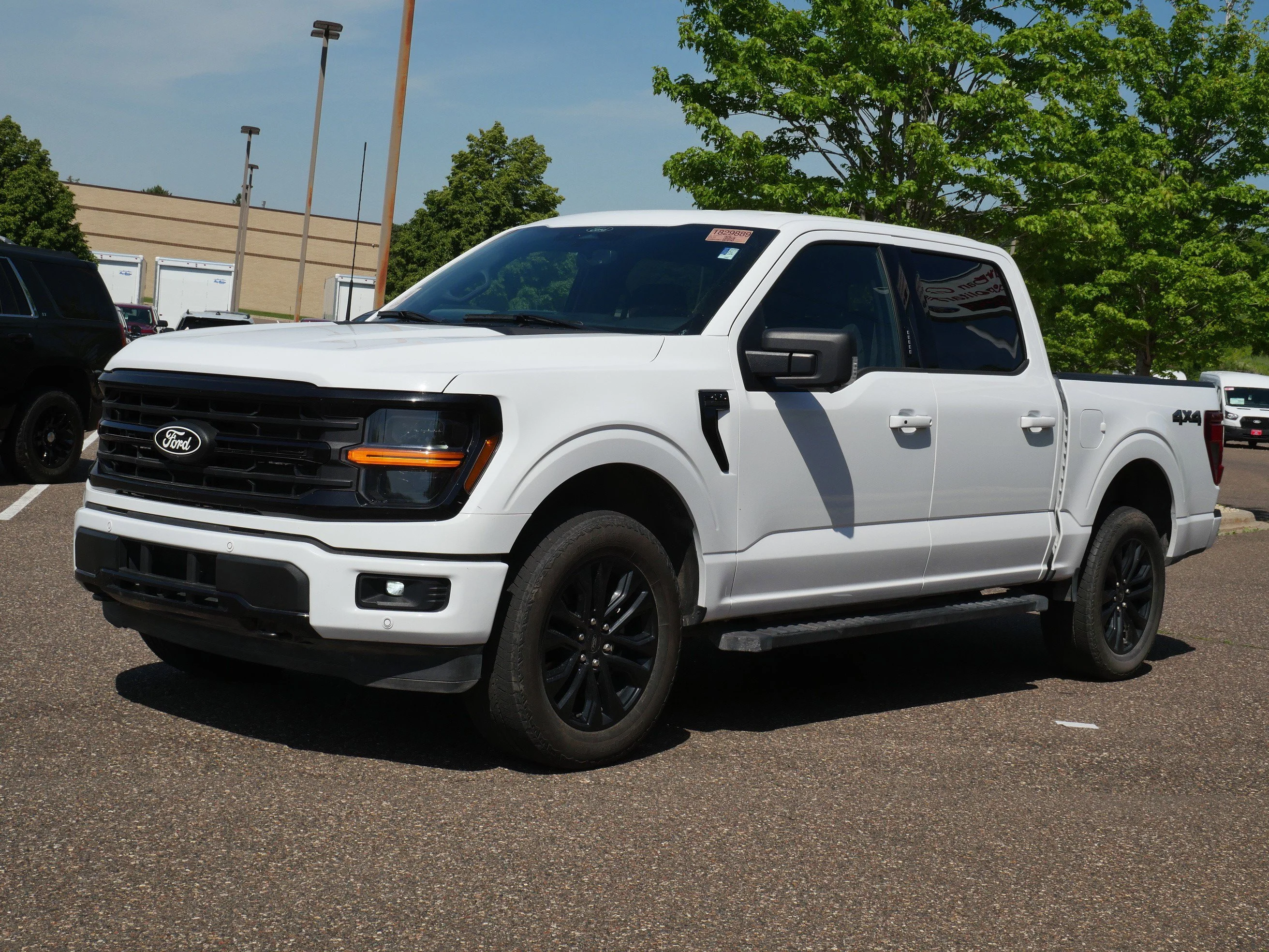 Certified Used 2024 Oxford White Clearcoat Ford XLT image 3