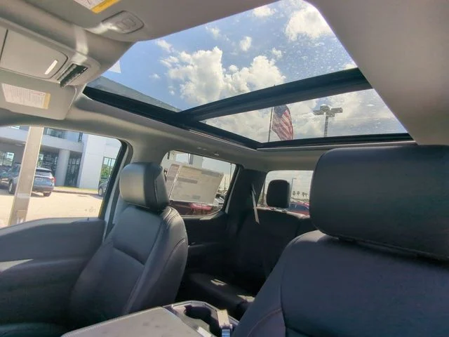 New 2026 Star White Metallic Tri-Coat Ford F-350® Lariat® image 20