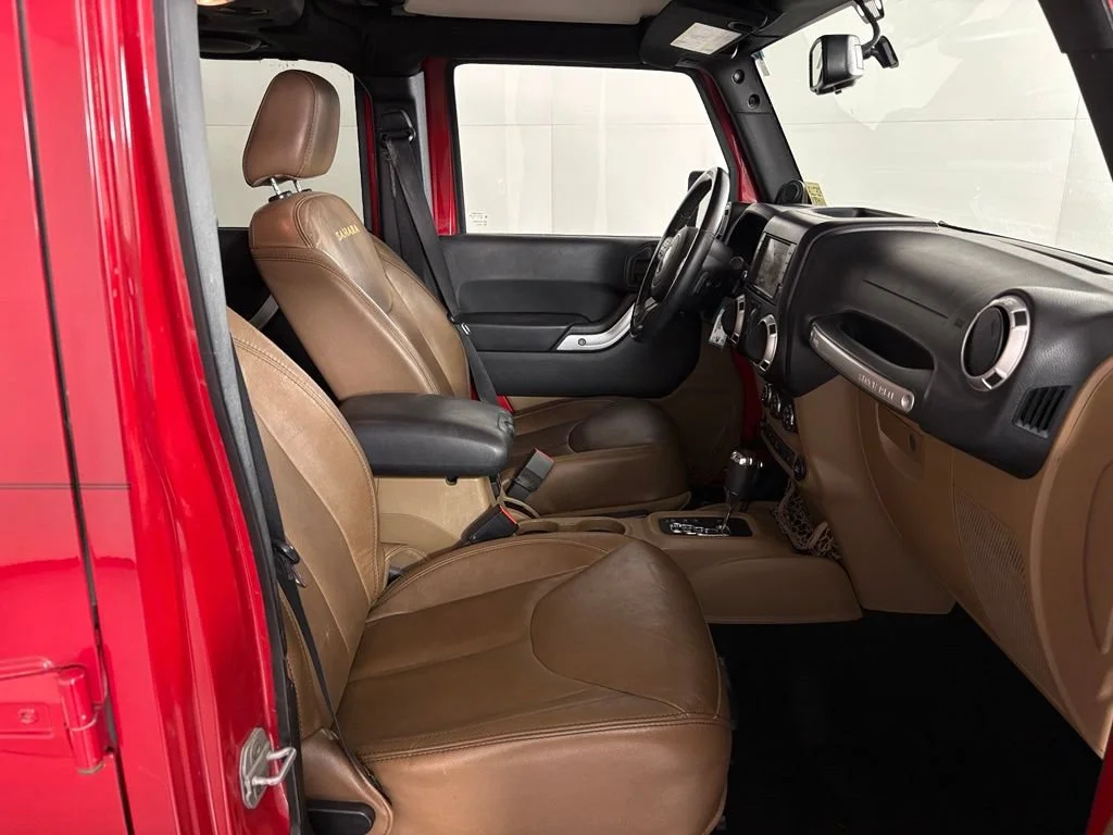 Used 2013 Red Jeep Sahara image 47