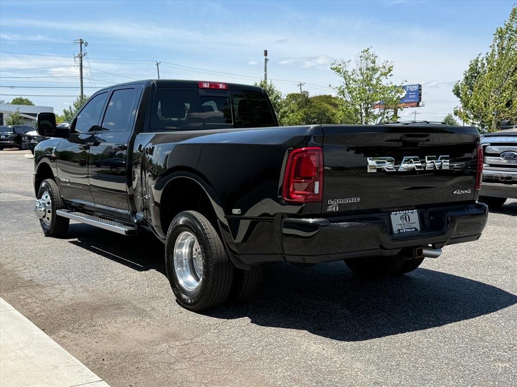 Used 2025 Diamond Black Crystal Pearl Coat Ram Laramie image 5