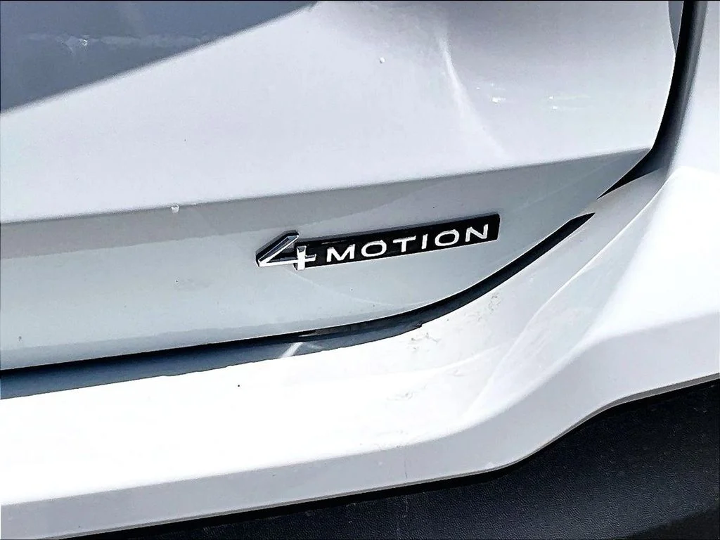 New 2026 White/off-white Volkswagen 2.0T S image 9