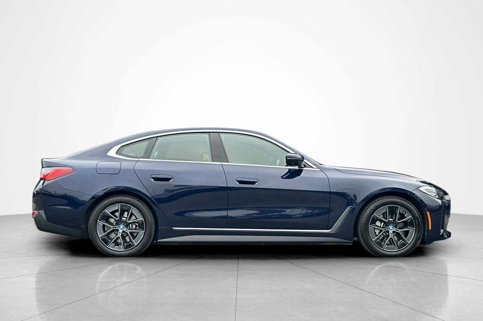 Used 2023 Tanzanite Blue II Metallic BMW eDrive35 image 6