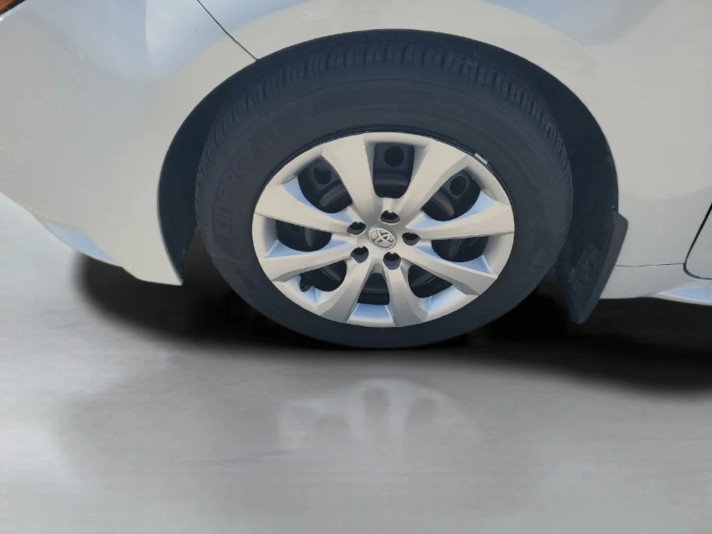 Used 2026 Off-white Toyota LE image 25