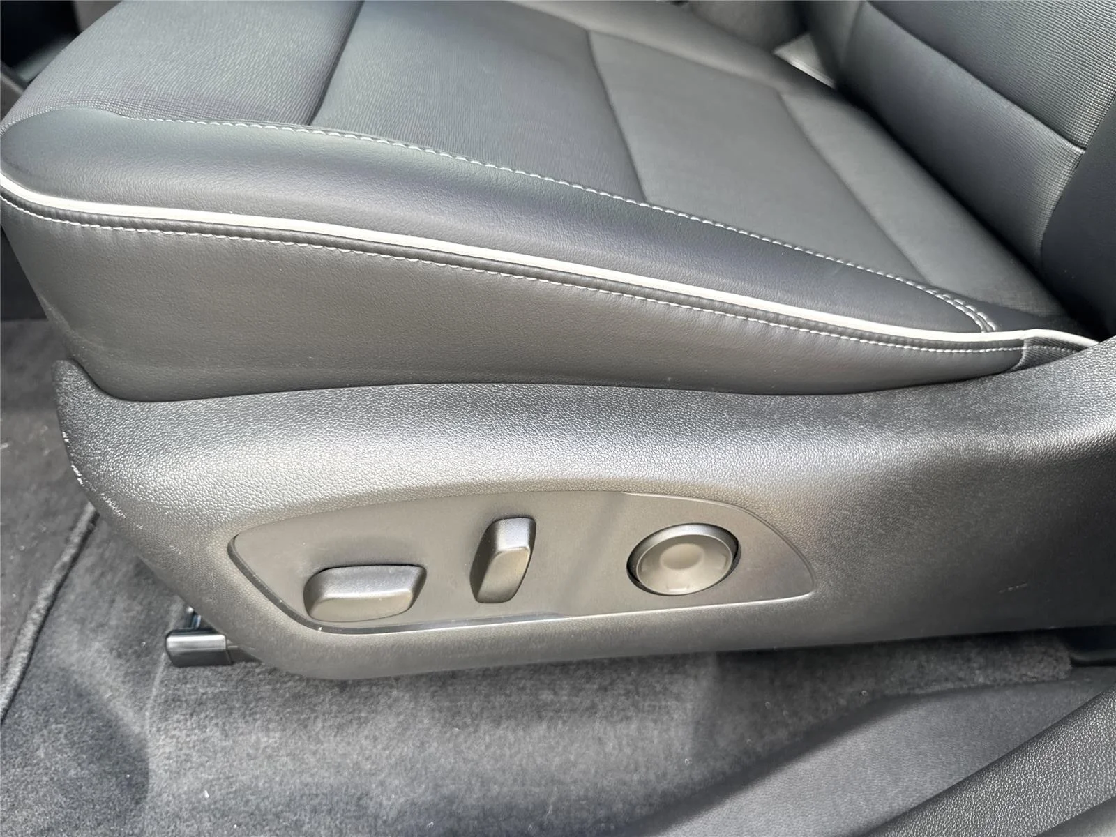 Used 2026 Moonstone Gray Metallic Buick Preferred image 12