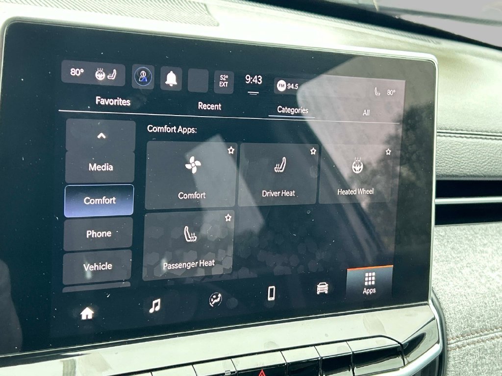 Used 2023 Gray Jeep Latitude Lux image 29