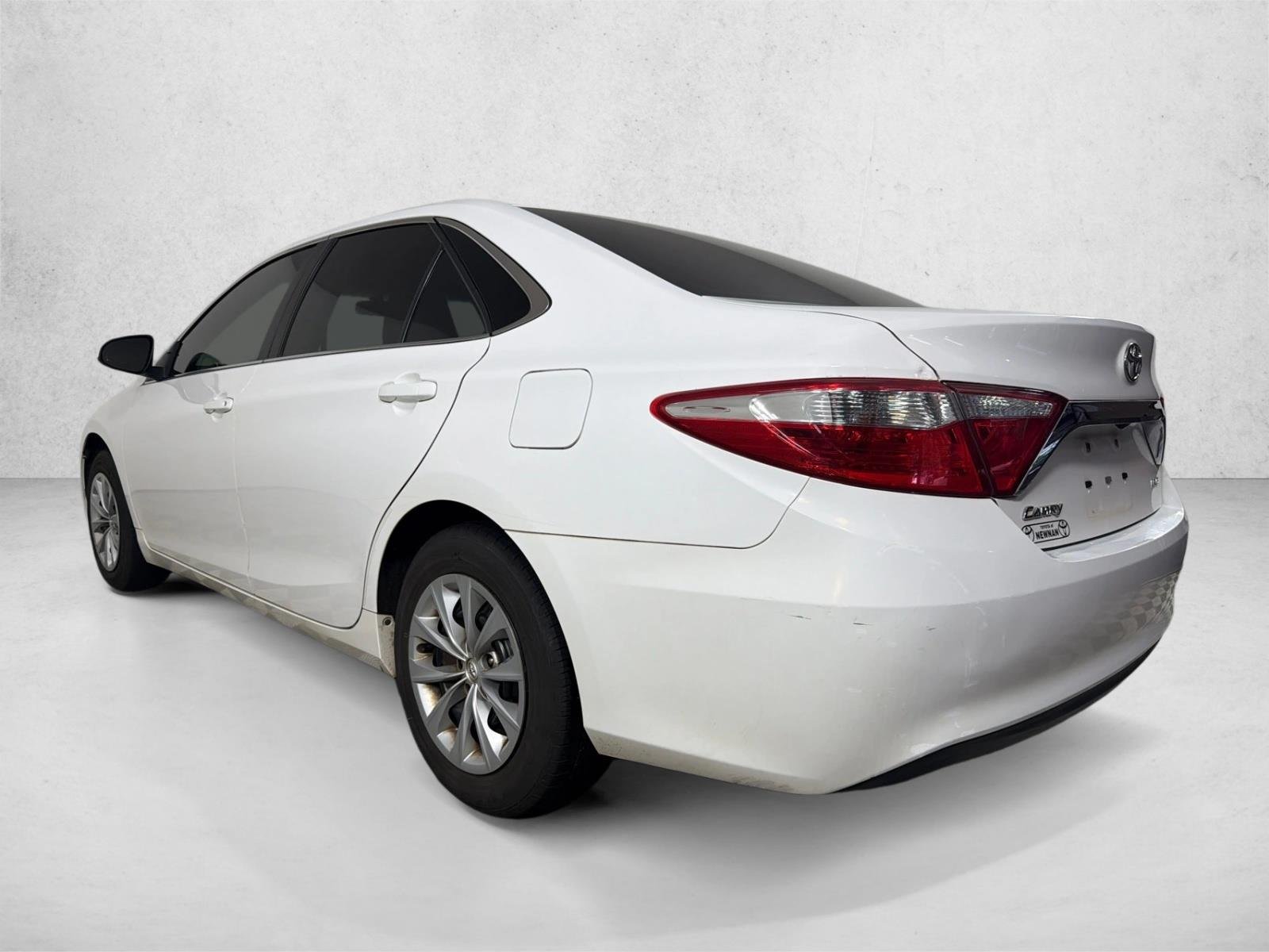 Used 2017 Super White [White] Toyota LE image 5