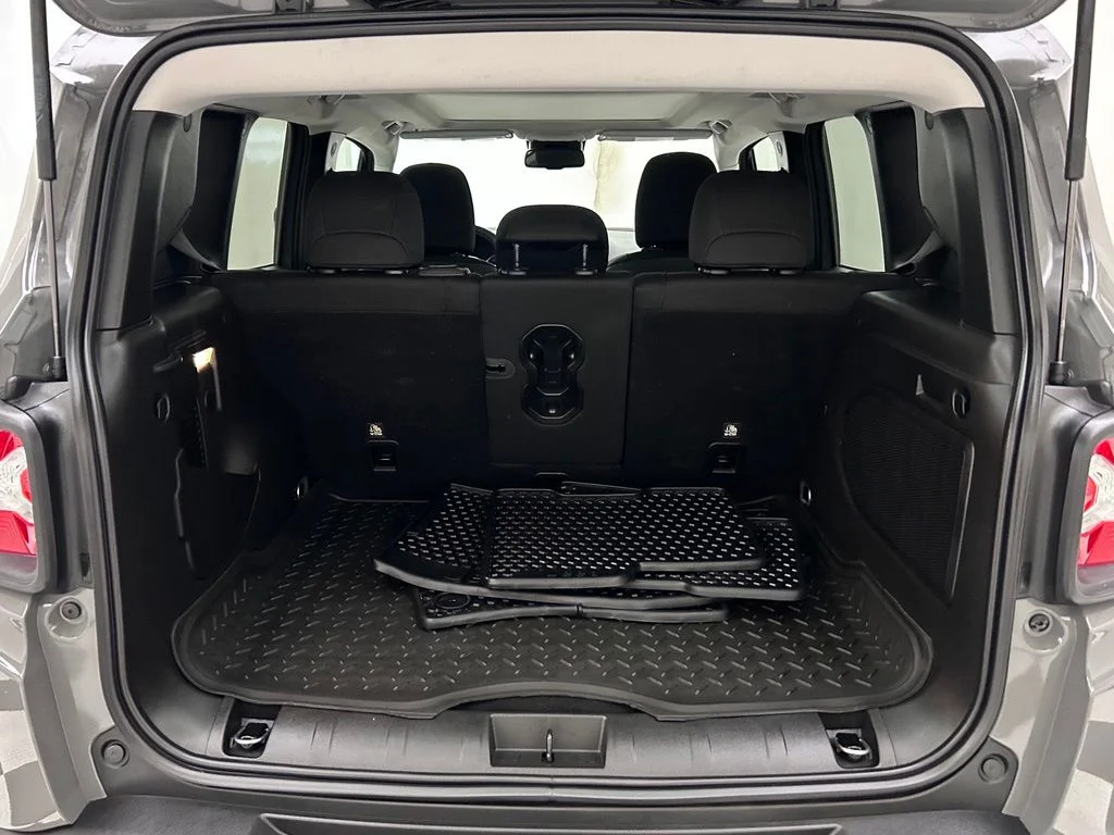 Used 2022 Gray Jeep Trailhawk image 9