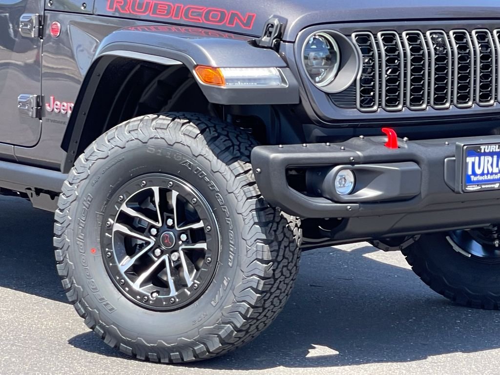 New 2026 Granite Crystal Metallic Clear-Coat Exterior Paint Jeep Rubicon X image 3