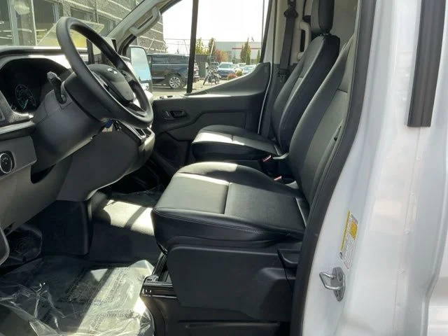 New 2025 Oxford White Ford Base image 14