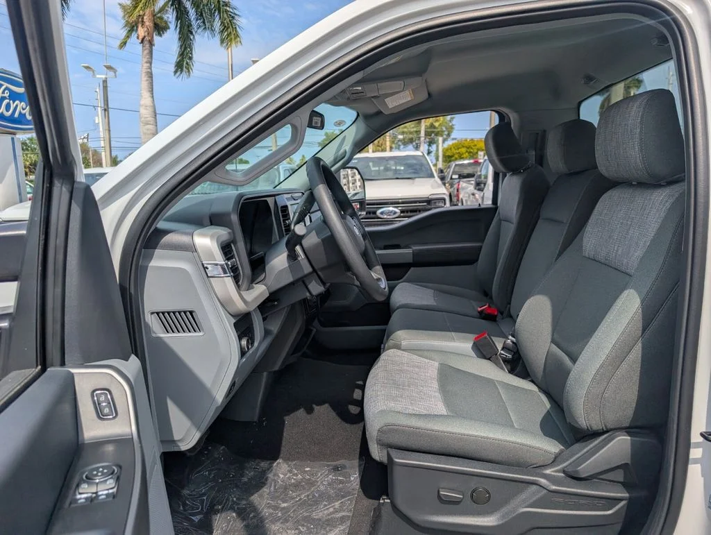 New 2026 Oxford White Ford F-350® XLT image 5