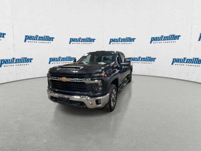 Used 2024 Gray Chevrolet LT image 4