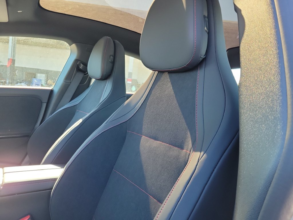 New 2027 Cirrus Silver Metallic Mercedes-Benz CLA 220 image 18
