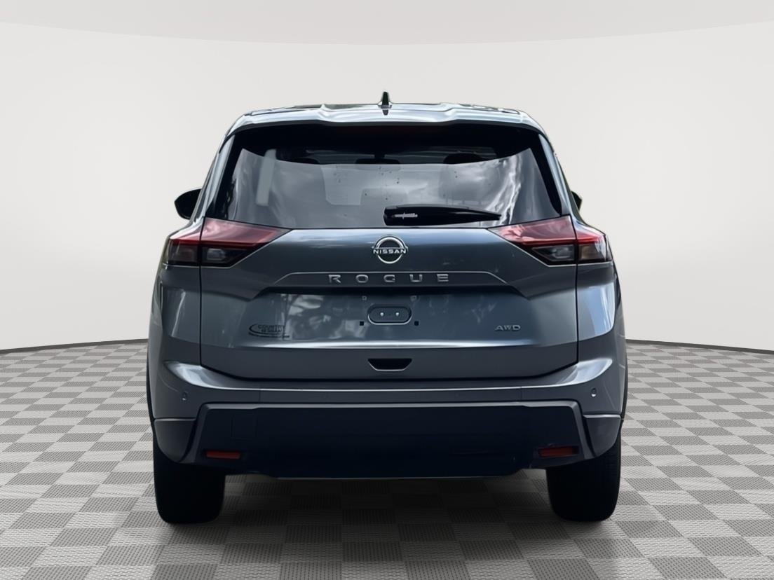 Used 2025 Gun Metallic Nissan SV image 6