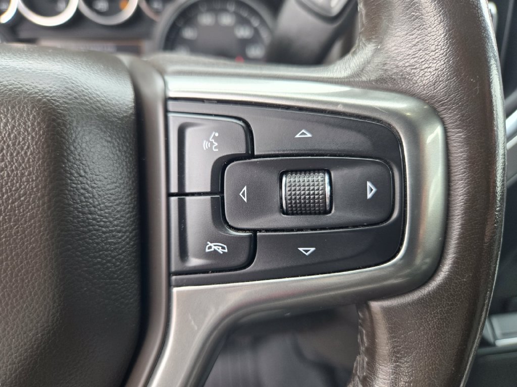 Used 2021 Gray Chevrolet LT image 18