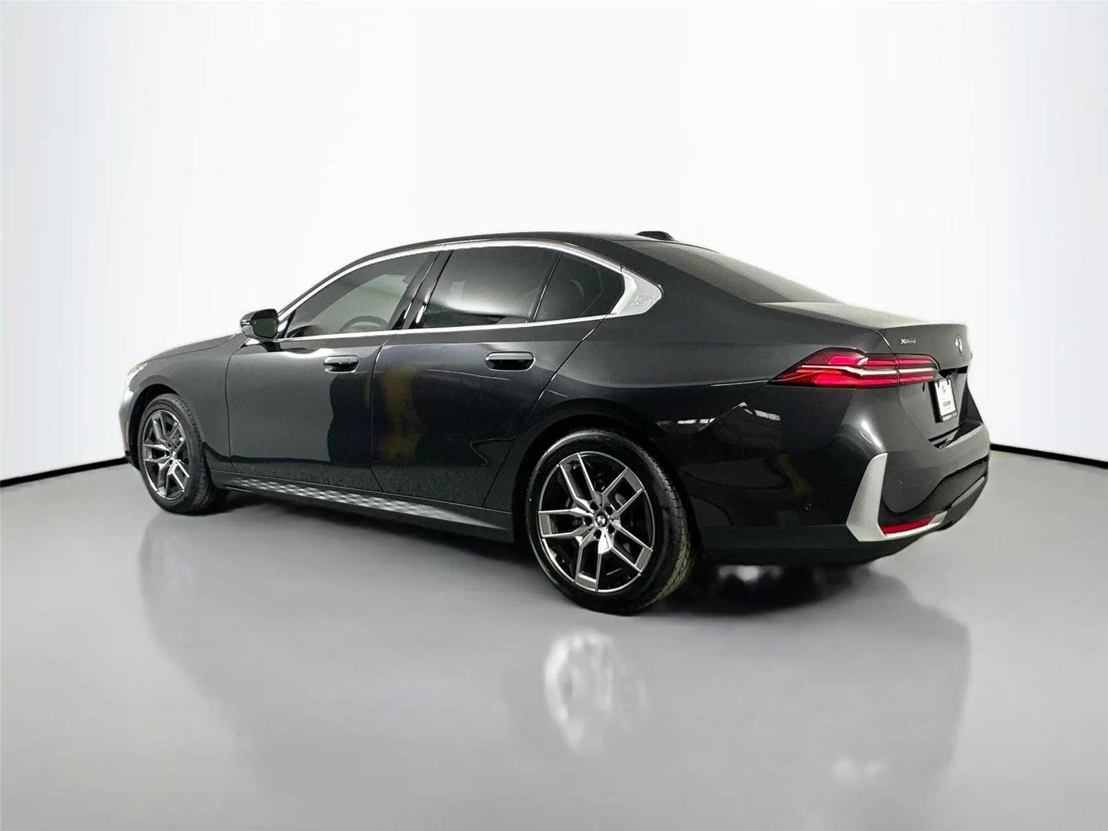 Used 2026 Dark Graphite Metallic BMW 530i xDrive image 8