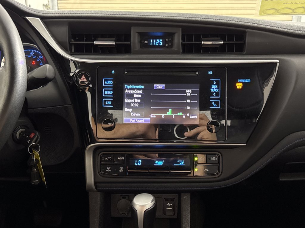 2019 Toyota Corolla SE - Photo 17