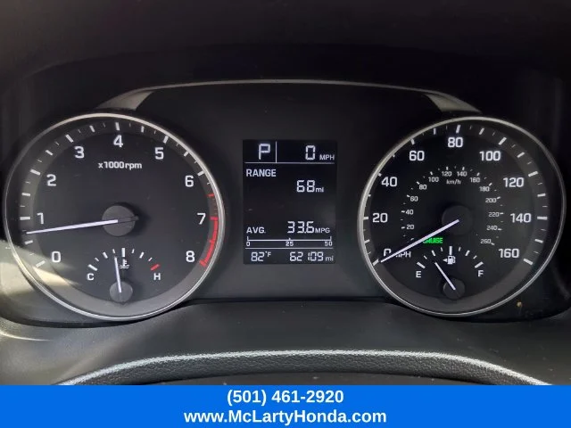 Used 2018 Quartz White Pearl Hyundai SE image 29