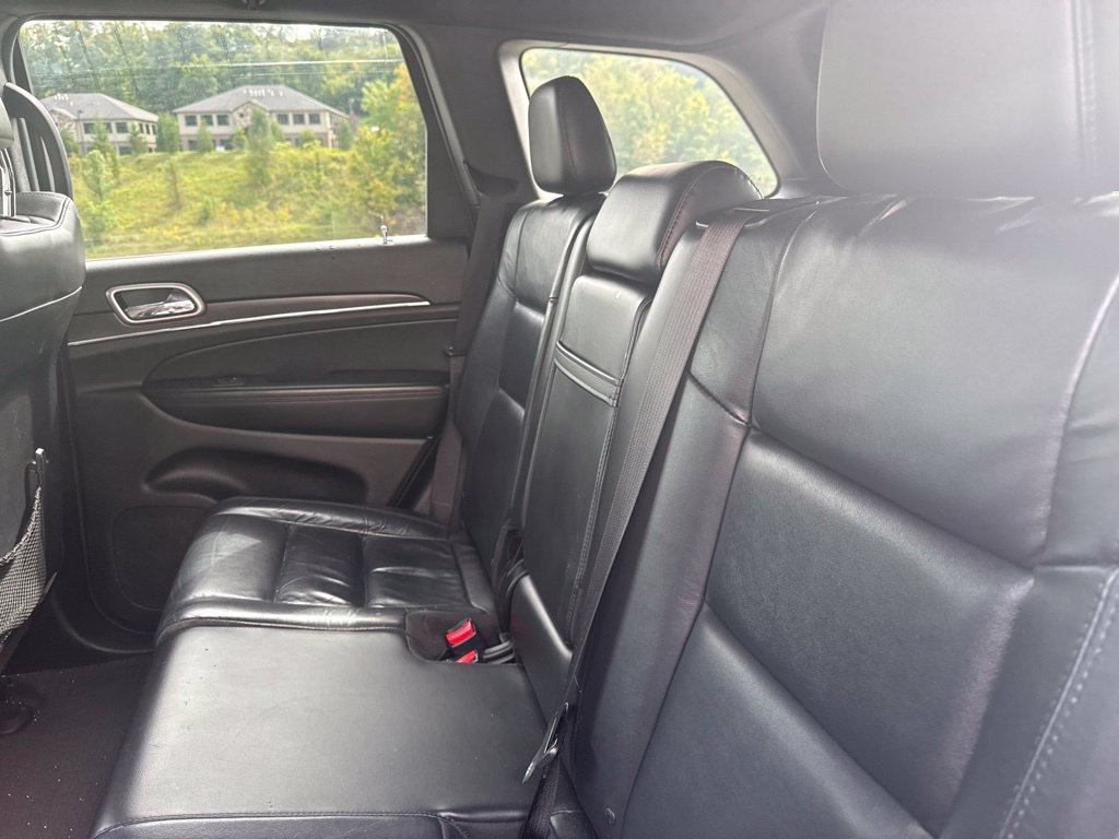 Used 2018 Diamond Black Jeep Limited image 10