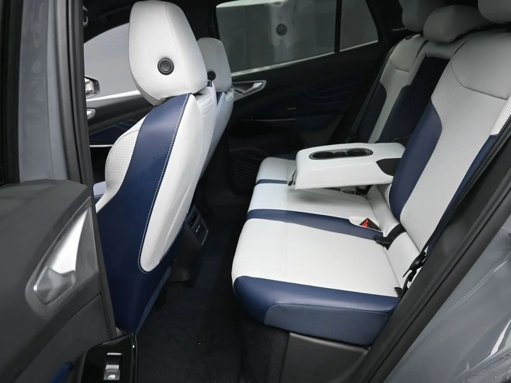New 2026 Pure Gray W/ Black Roof Volkswagen Pro S Plus image 11