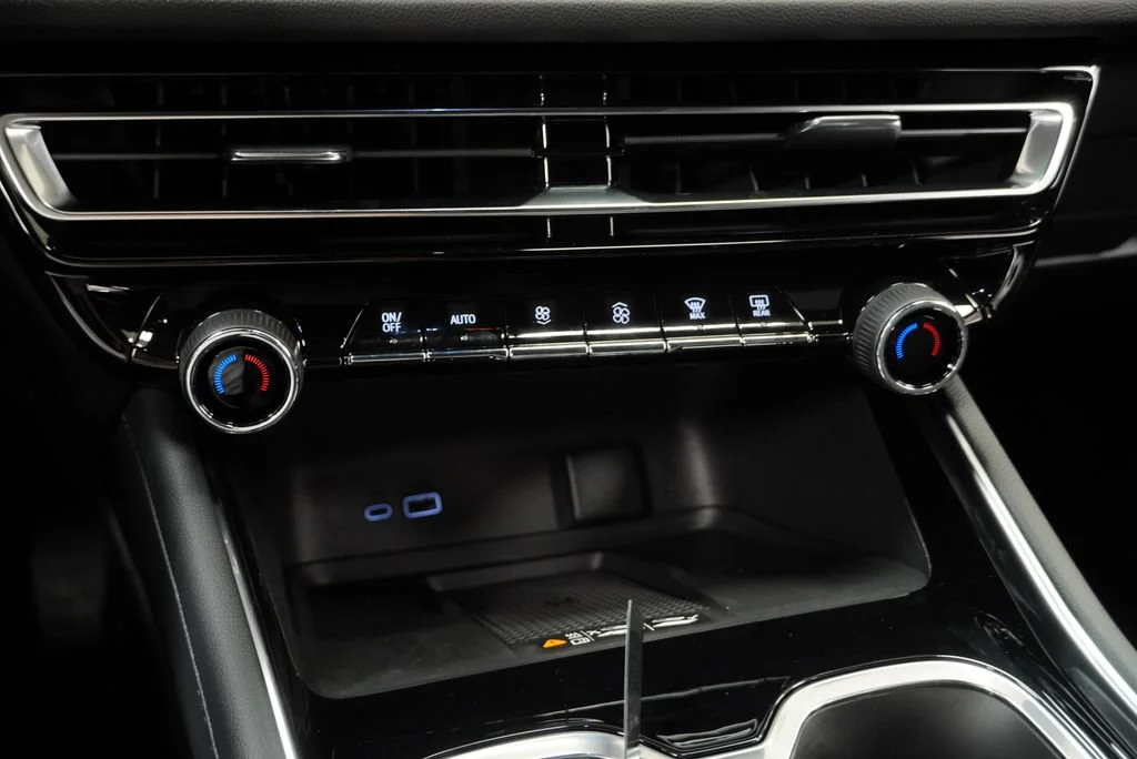 2027 Chevrolet Traverse LT - Photo 19