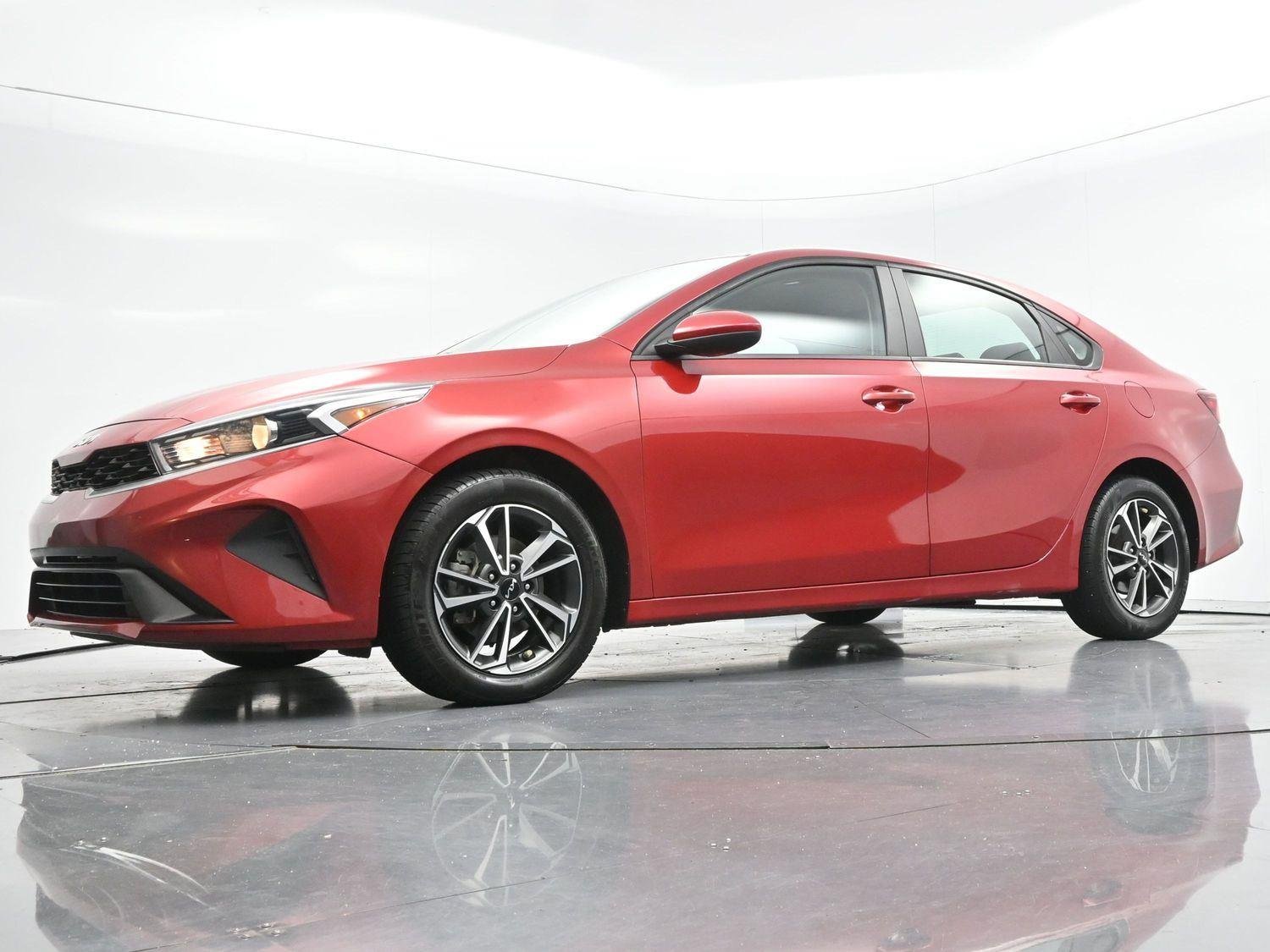 Used 2022 Currant Red Kia LXS image 40