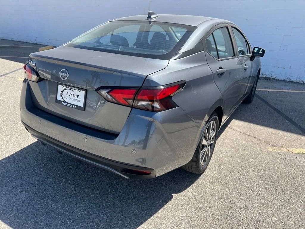 Used 2025 Gun Metallic Nissan 1.6 SV image 6