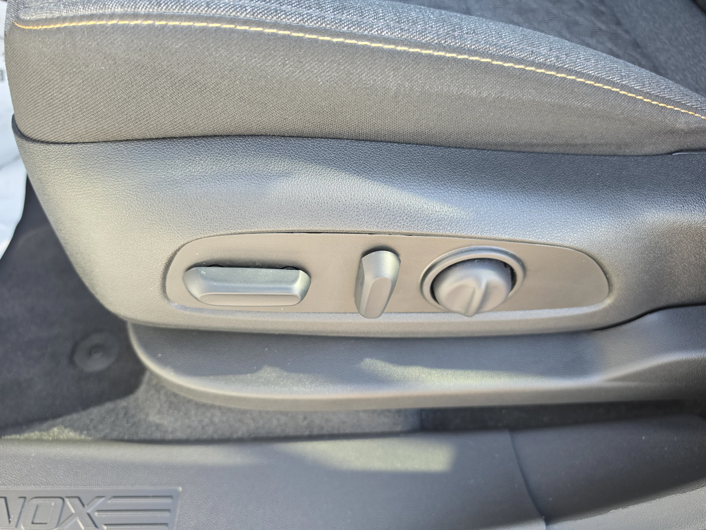 Used 2024 Summit White Chevrolet LT image 26