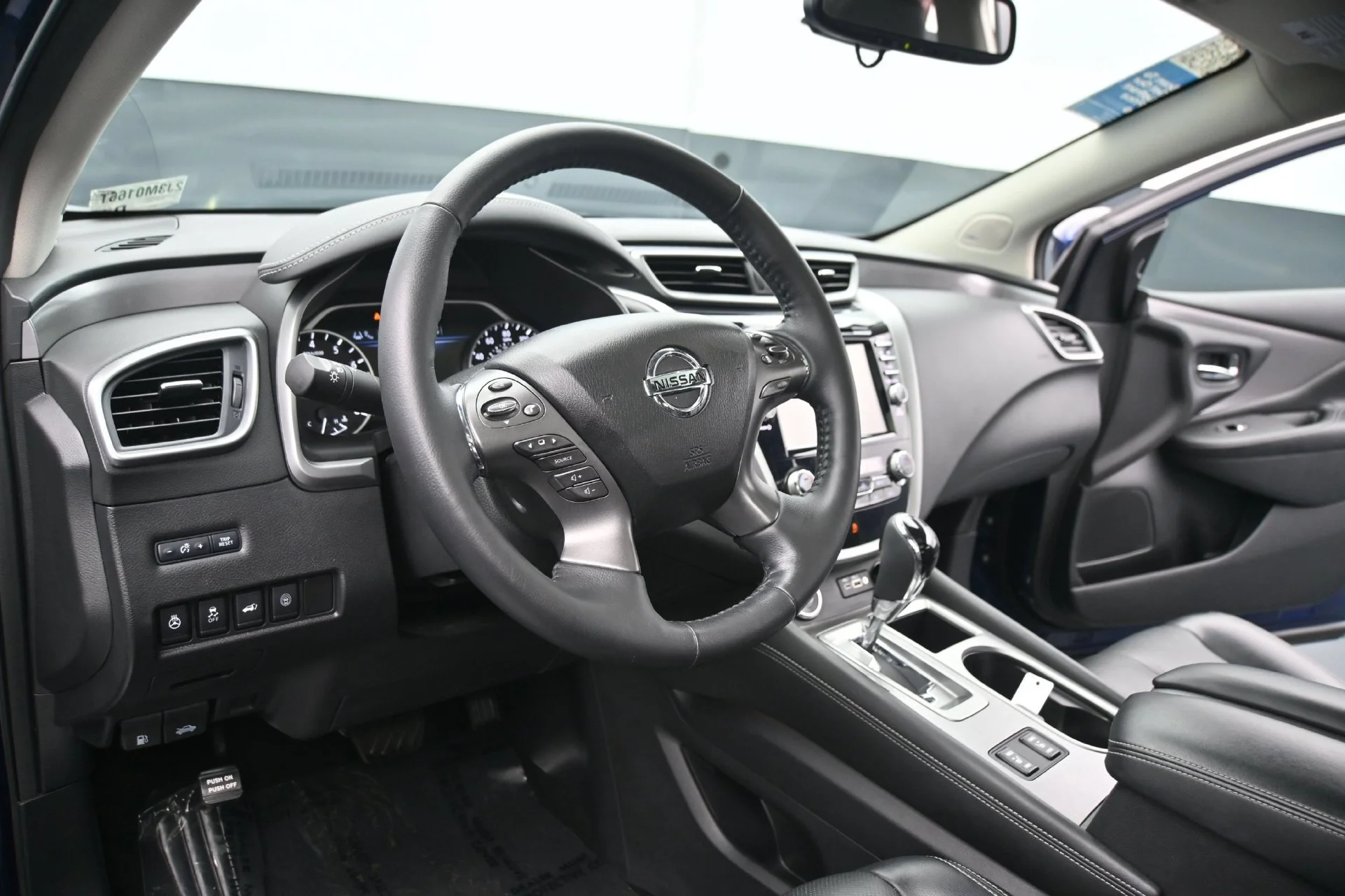 Used 2020 Deep Blue Pearl Nissan SL image 23